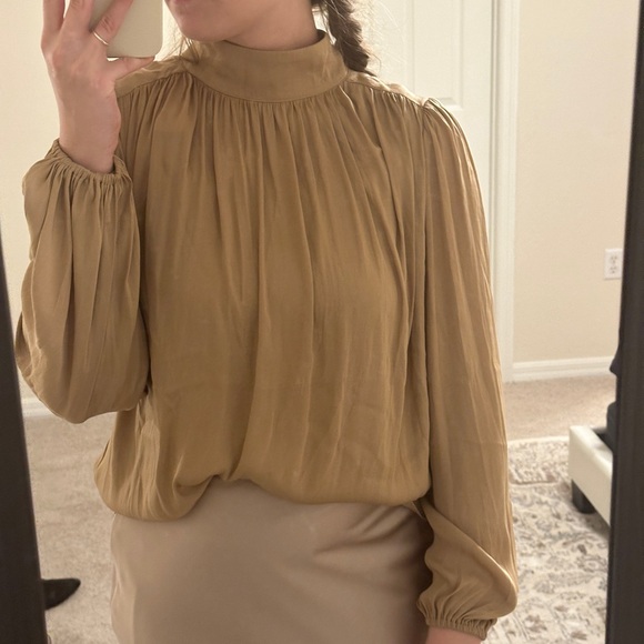 Banana Republic || Satin mock neck billow sleeve blouse - Picture 3 of 8